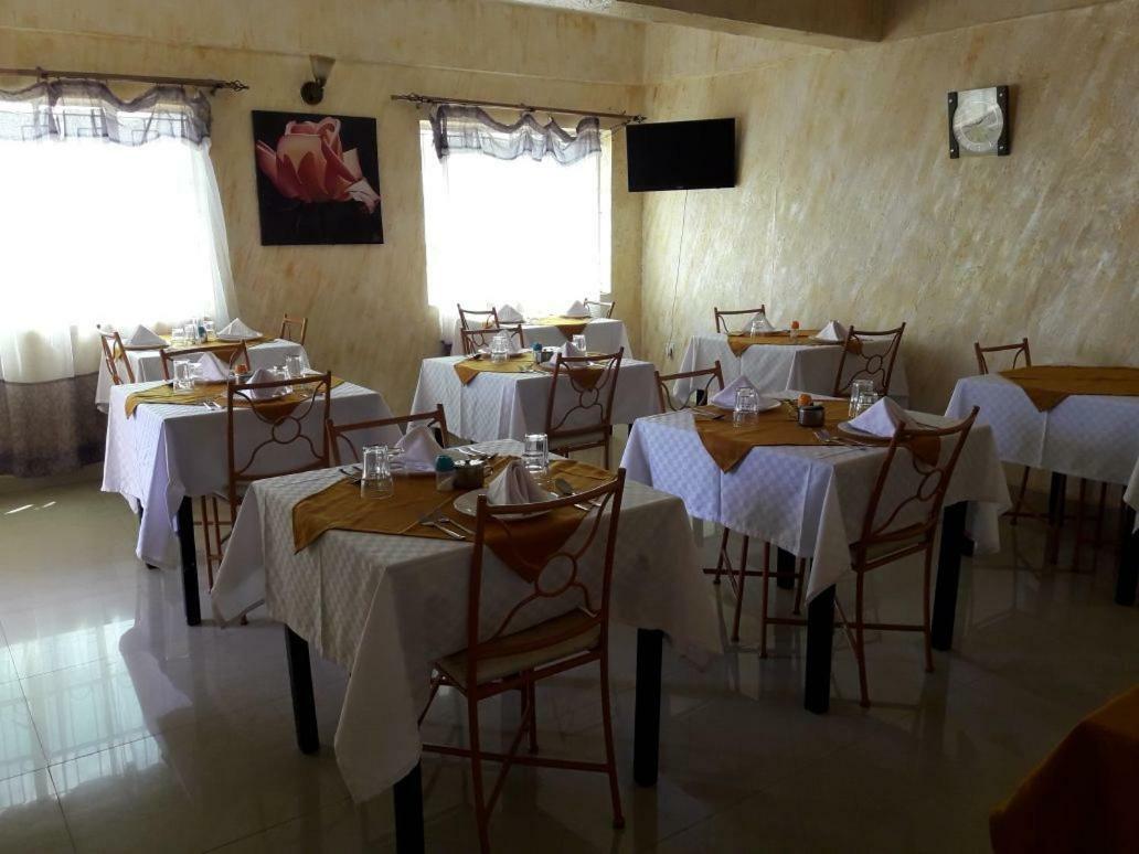 Adala Motel Meru Esterno foto